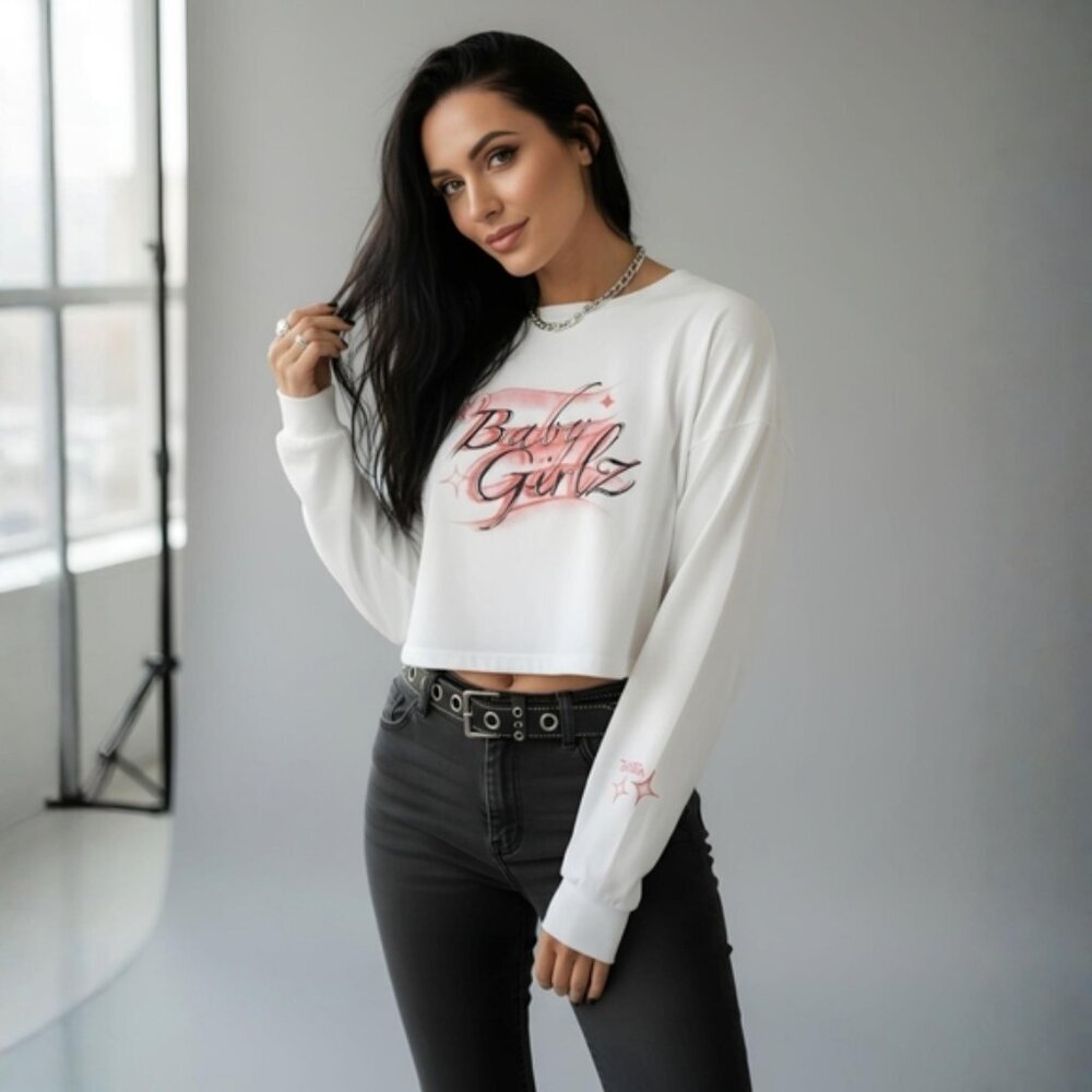 Zemeta ✦ Cropped Long Sleeve Tee ✦ White Baby Girl Z Red Pink Y2K Graphic M NWT